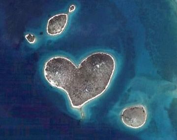 Остров Галесняк в форме сердца в Хорватии