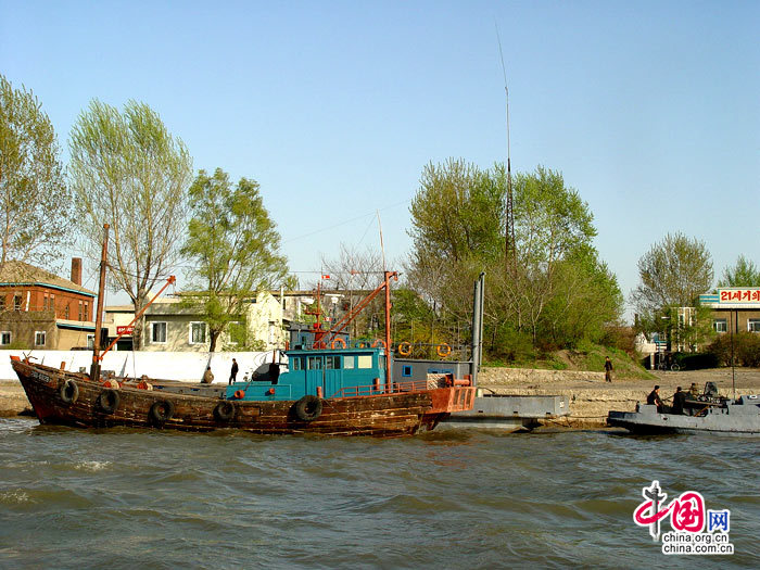 Корейская республика, сфотографированная из китайского города Даньдун