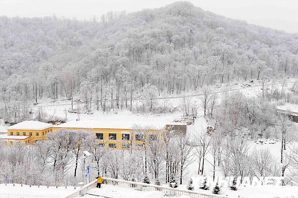 Сказочный зимний пейзаж в месте проведения соревнований Всемирной зимней универсиады в Харбине 