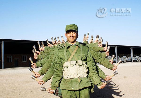 «Тысячерукая Гуаньинь» в Пекинском военном округе