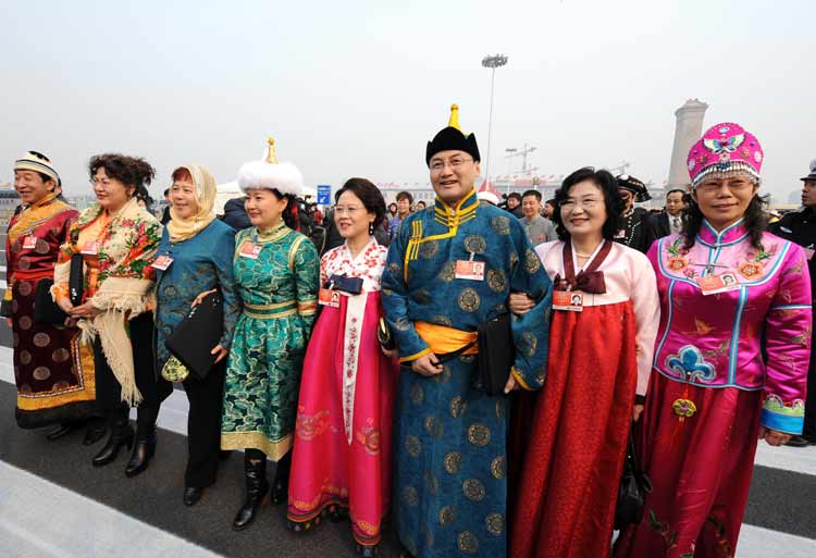 Фотоальбом сессий ВСНП и ВК НПКСК 11-го созыва в глазах журналистов Китайского информационного Интернет-центра