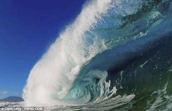 Удивительные снимки гигантских волн 