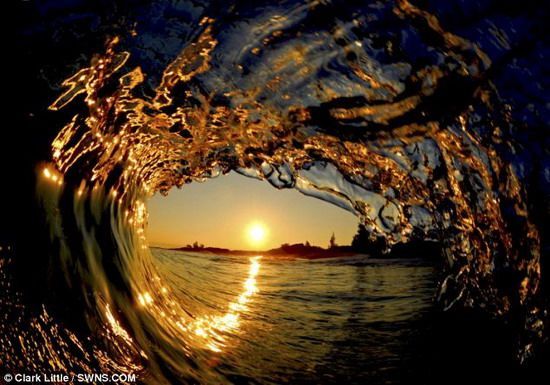 Удивительные снимки гигантских волн 