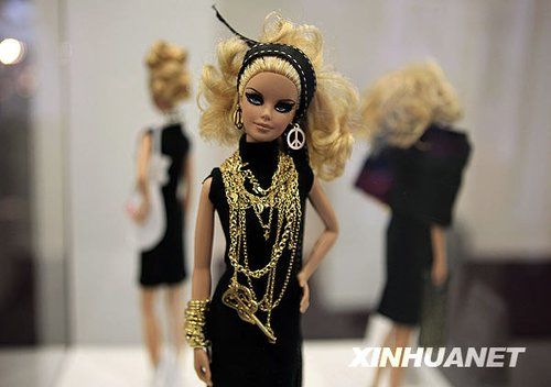 Франция празднует 50-летие куклы Барби