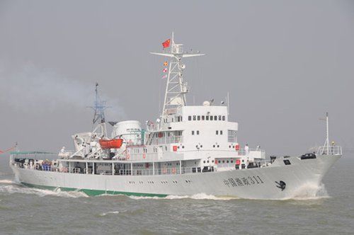 Одно из самых крупных рыболовецких суден Китая охраняет суверенитет в Южно-Китайском море 
