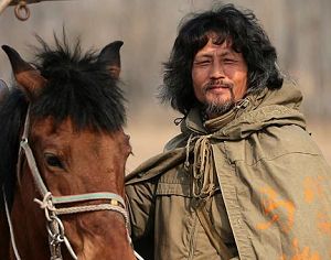 ?Современный рыцарь? верхом на лошади добрался из России в Пекин