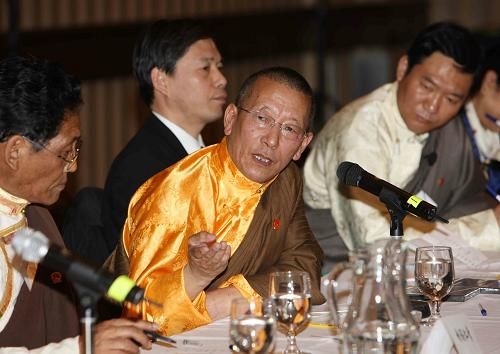 Тибетская делегация ВСНП дала пресс-конференцию в Торонто1