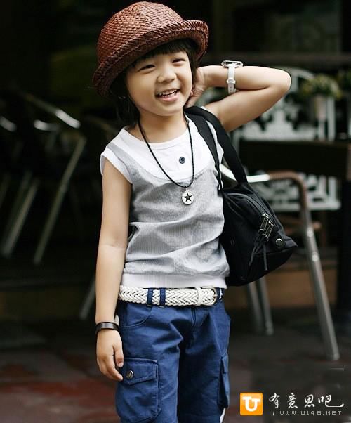 Красивый мальчик в рекламе детской одежды марки «Kidszio» 3