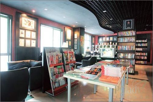 Книжный магазинчик «Гуангаовань» - книжный бар Ул.Шаосиньлу, д.23, рядом с Ханьюанем Книжный магазинчик находится в каменном здании. Говорят, что он является единственным в Азии книжным баром с лейтмотивом рекламы. Если вы занимаетесь рекламой, то вам стоит посетить этот магазин.