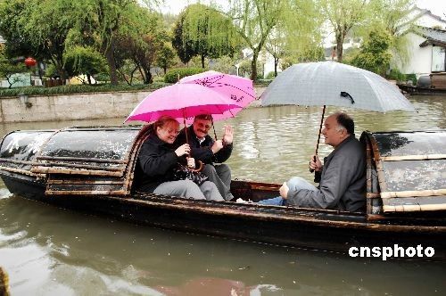 Дипломаты из более 20 стран посетили город Шаосин провинции Чжэцзян 