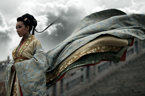 Сунь Юе в древних нарядах в одном телесериале