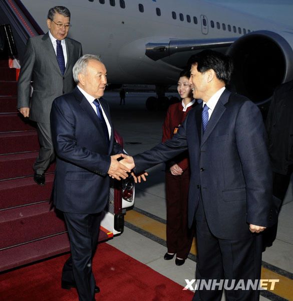 Президент Казахстана Н. Назарбаев прибыл в Пекин с визитом1