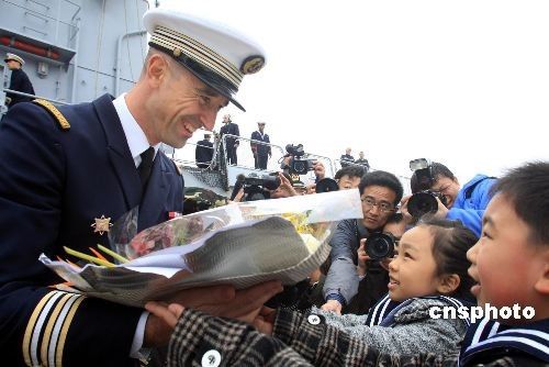 17 иностранных военных кораблей прибыли в Циндао для участия в торжествах, посвященных 60-летию ВМС НОАК2