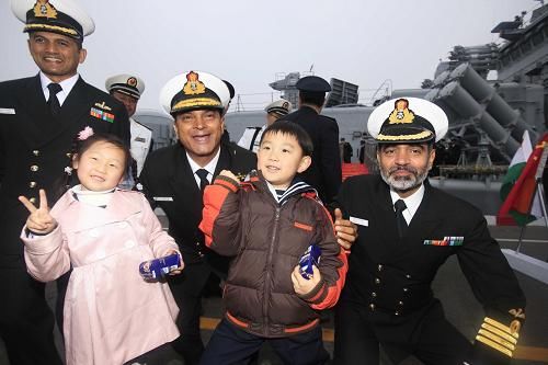 21 иностранный военный корабль прибыл в Циндао для участия в торжествах, посвященных 60-летию ВМС НОАК3