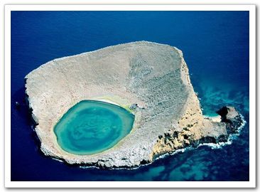 Озеро среди Галапагосских островов в Эквадоре, которое богато минеральными солями