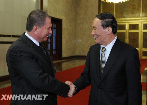 Китай и Россия подписали межправительственное соглашение о сотрудничестве в нефтяной сфере1