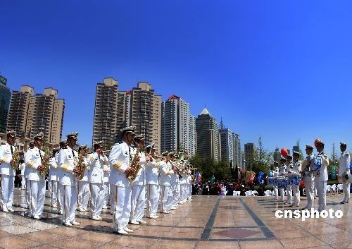 Три вопроса, связанных с церемонией парада в честь 60-летия со дня образования ВМС Китая: будет ли Китай строить авианосец 2