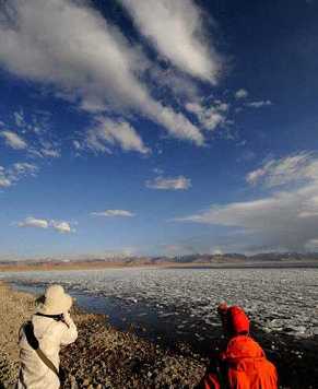 Очаровательное озеро Намцо в Тибете