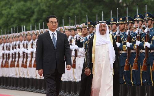 Председатель КНР и эмир Кувейта провели официальную встречу в Пекине