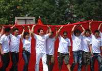 Джеки Чан в провинции Сычуань принял участие в мероприятии, посвященном 1-й годовщине майского землетрясения 2008 года