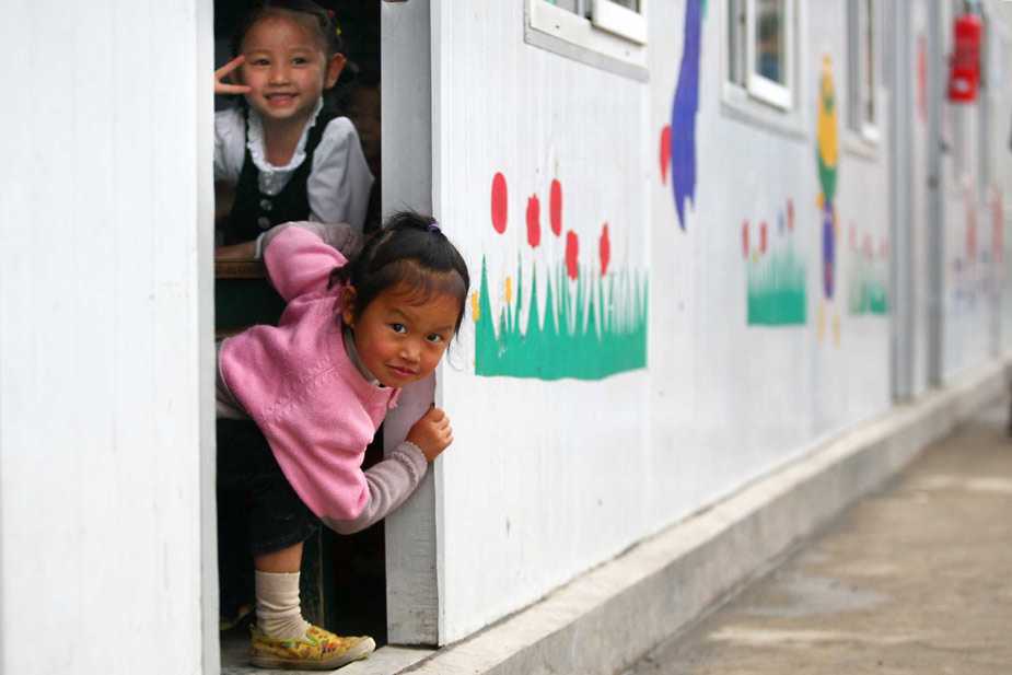 Фотографии, посвященные 1-й годовщине землетрясения 2008 года: новая жизнь, новая надежда 
