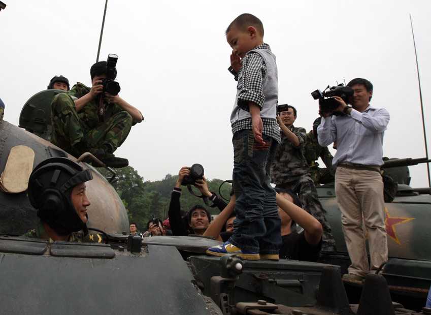 Фотографии, посвященные 1-й годовщине землетрясения 2008 года: новая жизнь, новая надежда 