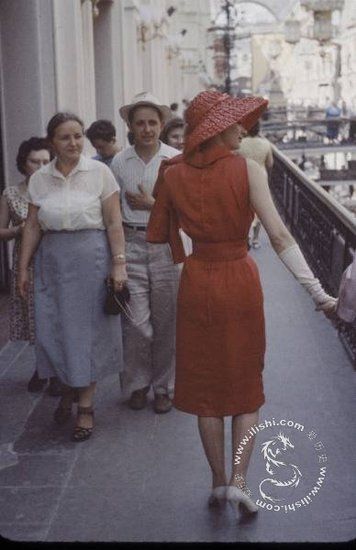 Модные женщины 50-х годов прошлого века в Москве