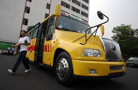 Первая специальная школьная автомашина появилась в городе Фошань провинции Гуандун