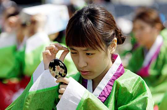 В Корее состоялась церемония посвящения девушек во взрослую жизнь 