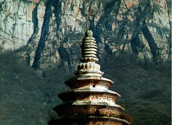 Пагода монастыря Сунъюесы