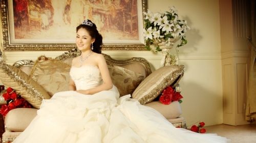 Шэнь Аоцзюнь в свадебном платье 1