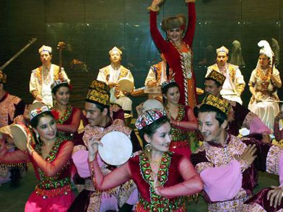 Уйгурское искусство «Мукам» хорошо охраняется в Синьцзяне Уйгурское искусство «Мукам» хорошо охраняется в Синьцзяне