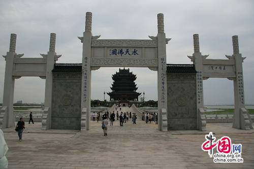 Известный храм Чунъюаньсы в городе Сучжоу провинции Цзянсу