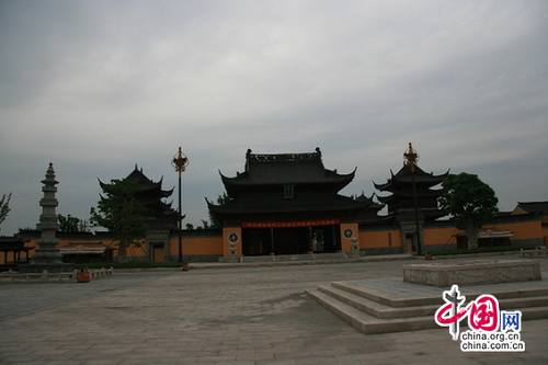 Известный храм Чунъюаньсы в городе Сучжоу провинции Цзянсу