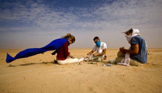 Общая могила в пустыне Сахара 7
