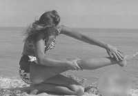 Фотографии красавиц 40-х годов прошлого века на пляжах