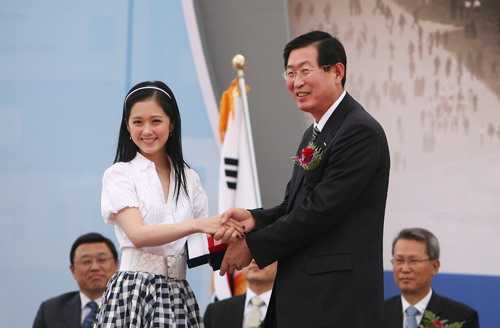 Звезда Чан Нара стала послом национального павильона Республики Корея на ЭКСПО-2010 в Шанхае 