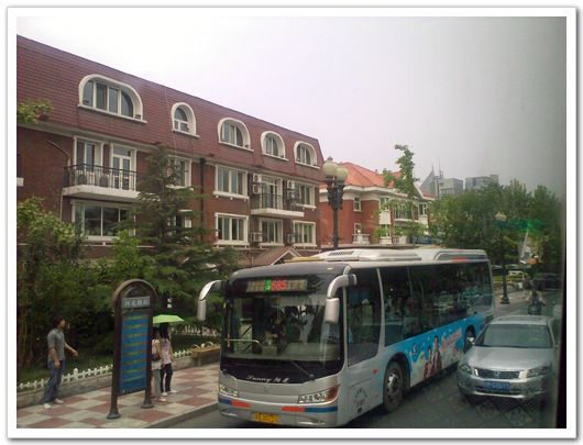 На фото: Здания европейского стиля в районе Удадао города Тяньцзинь (фото снято 21 мая 2009 г.)