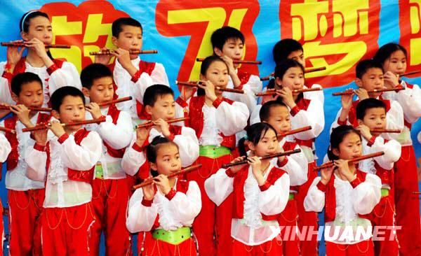 Дети в разных районах Китая встречают Международный детский день 1