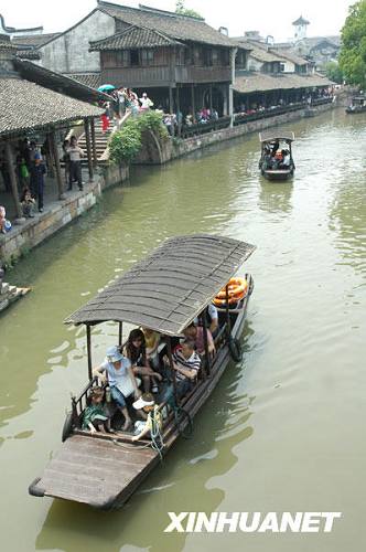 Туристический бум в традиционный праздник Дуаньу