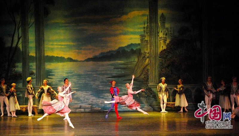 Классический русский балет «Лебединое озеро» посетил Китай 4
