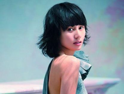 Фотографии модной актрисы Юань Цюань 