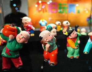 Выставка игрушек в Пекине в канун Дня детей