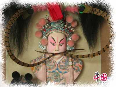 Изящные народные изделия – красочные коллекции масок Пекинской оперы 