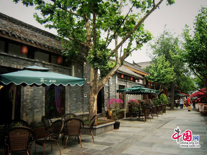 «Куаньчжай Сянцзы» (широкий и узкий переулки) в городе Чэнду