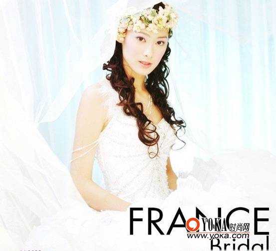 Утонченная красавица Лян Лоши в свадебных платьях 