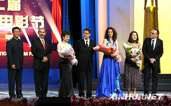 13 июня вечером торжественно открылся 10-й Шанхайский международный кинофестиваль