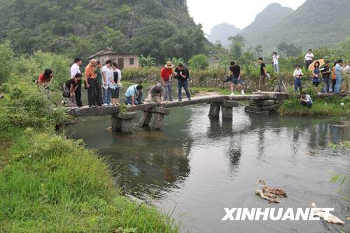 Редкий каменный мост династии Сун (960-1279 гг.)