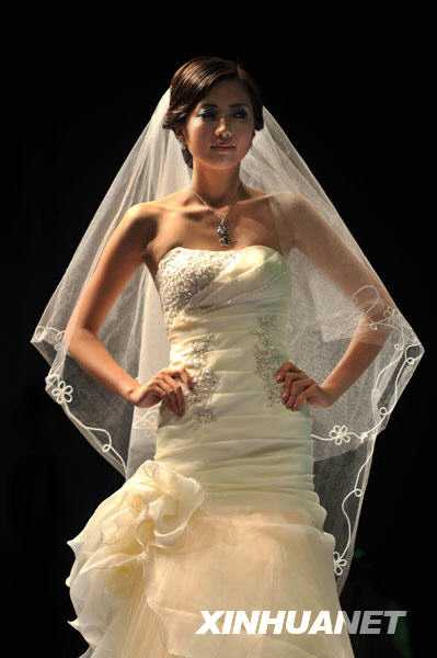 Показ свадебных платьев на Международной неделе моды-2009 в Циндао 