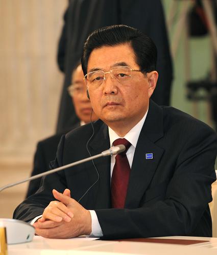Ху Цзиньтао присутствовал на встрече руководителей стран БРИК и выступил на ней с важной речью
